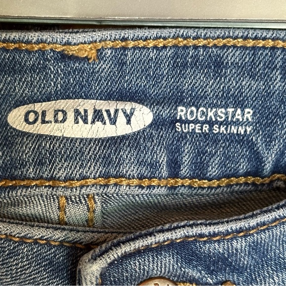 Old Navy Rockstar Super Skinny Jeans - Picture 5 of 6
